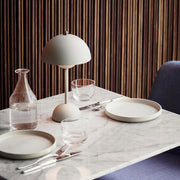 Velar™ | Tafel Lamp